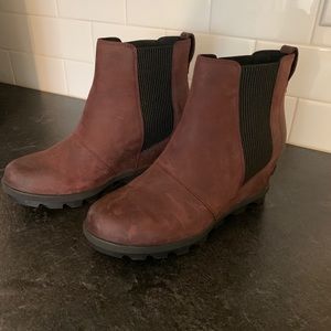 Sorel Chelsea Wedge in Redwood Size 7